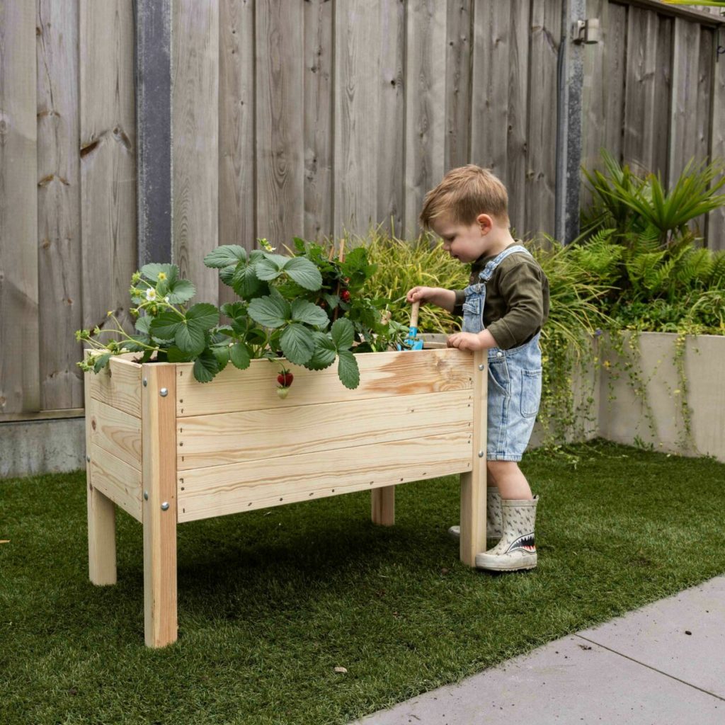 Hochbeet für Kinder aus Holz - mit Schutzfolie